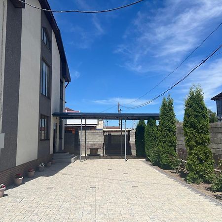 Bayotel Karakol Bagian luar foto