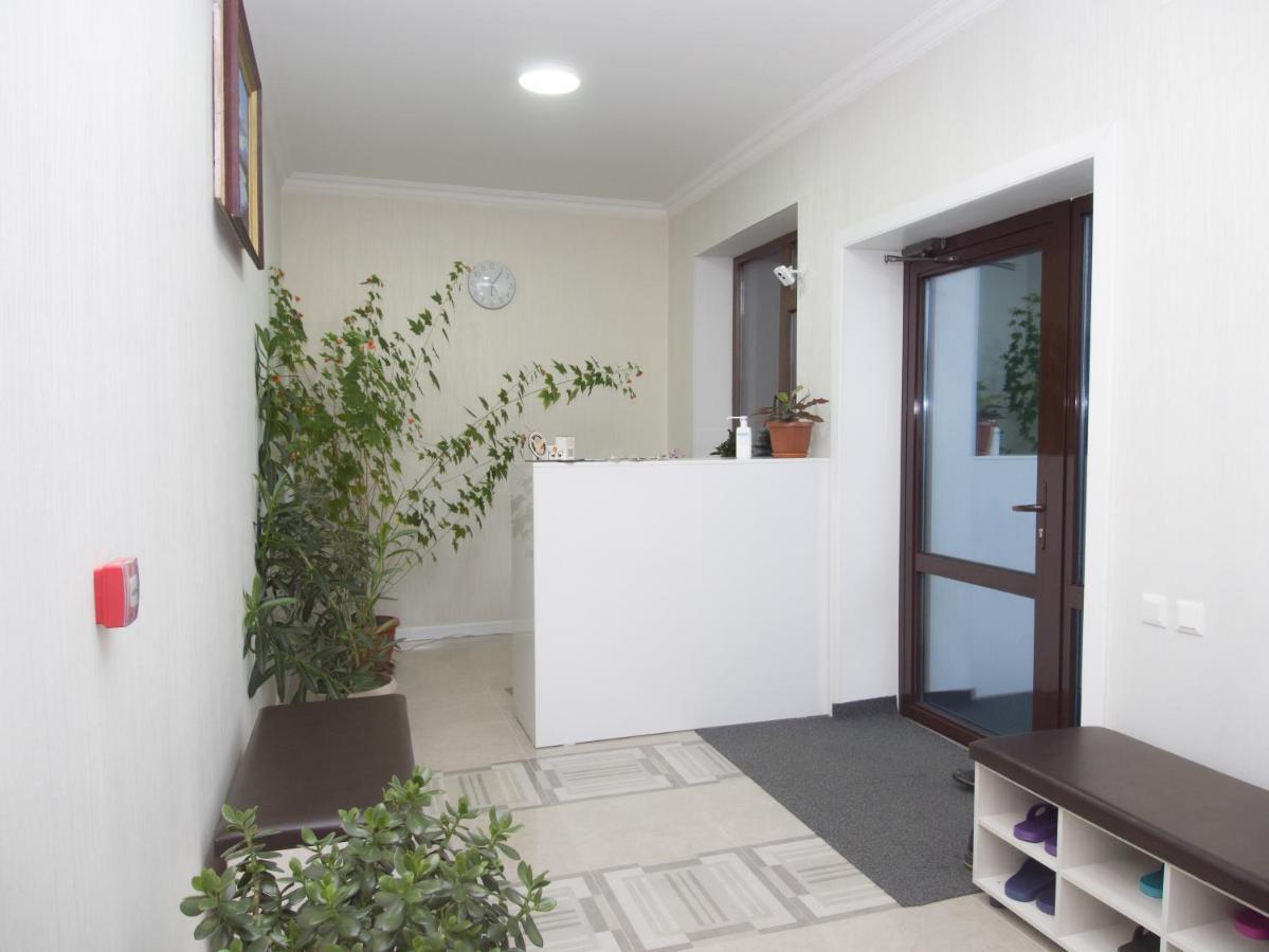 Bayotel Karakol Bagian luar foto